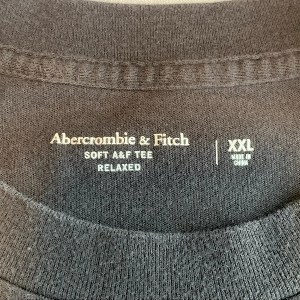 (2) Abercrombie Fitch Men’s South Beach Florida Logo Shirts XXL Charcoal Gray - Picture 7 of 12